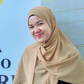 Ega Aprisia, SKM (Magister)